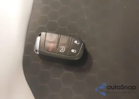 2018 Jeep Compass Latitude 4X4 из США, поврежденный, VIN 3C4NJDBB3JT375975